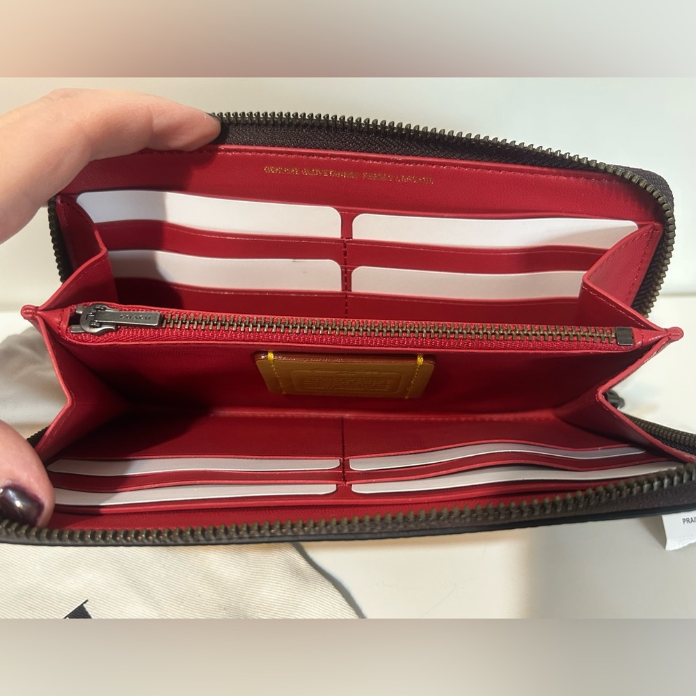 NWT COACH PRAIRIE RIVETS ZIP WALLET OXBLOOD/RED - Picture 3 of 3
